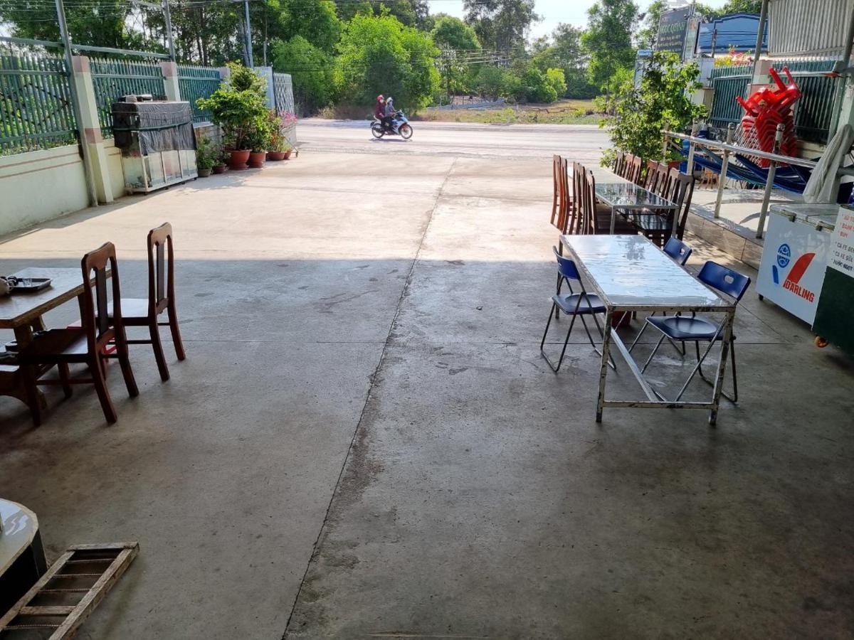 Khach San Ngoc Quynh Hotel La Gi Exterior foto