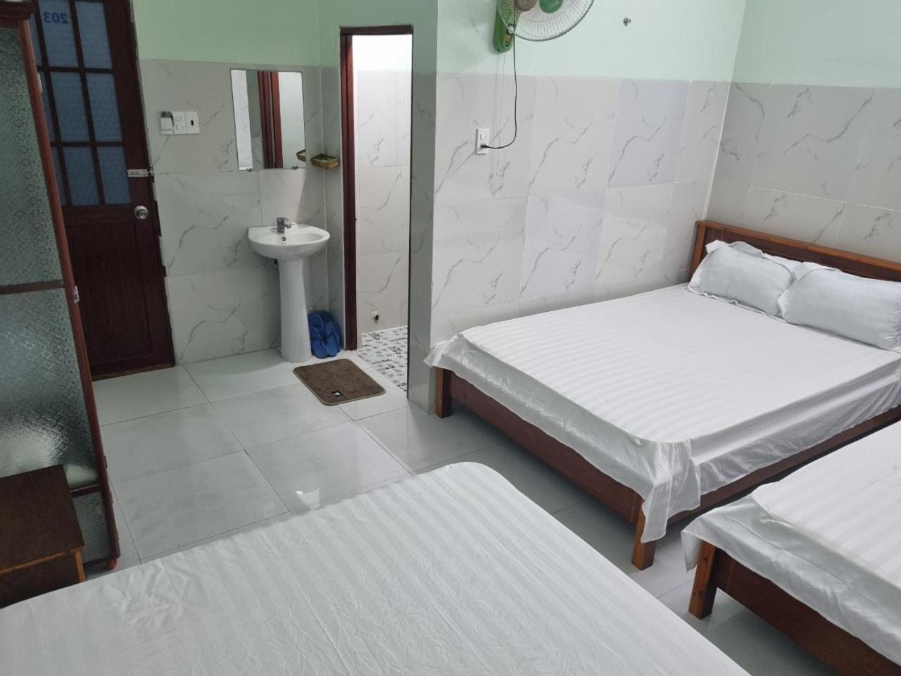 Khach San Ngoc Quynh Hotel La Gi Exterior foto